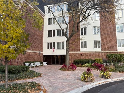 apt-218-250 Lake Blvd, Buffalo Grove, IL, 60089-4390 | Card Image