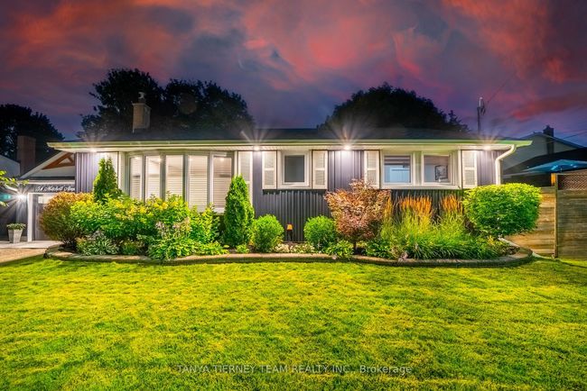 54 Mitchell Ave, House other with 5 bedrooms, 3 bathrooms and 4 parking in Whitby ON | Image 5