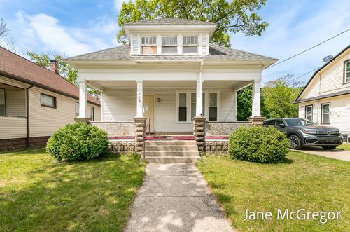 256 W Forest Ave, Muskegon, MI, 49441-2412 | Card Image