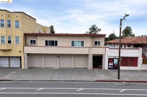 1661 1661 Fruitvale Ave, Oakland, CA, 94601 | Card Image