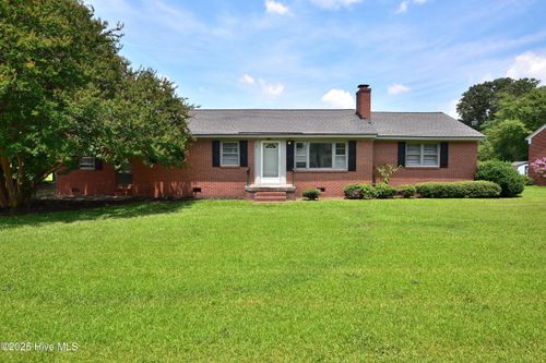 612 Western Ave, Nashville, NC, 27856-1137 | Card Image