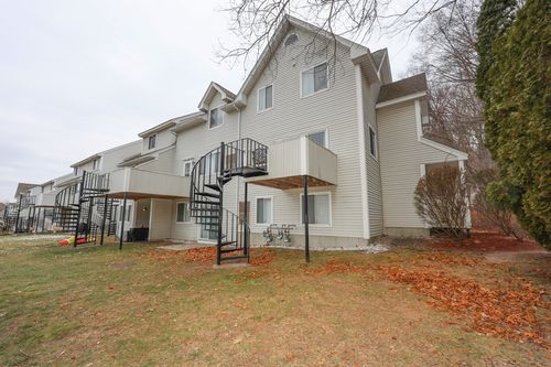 apt-25-100 Merrimack Ave, Dracut, MA, 01826-5686 | Card Image