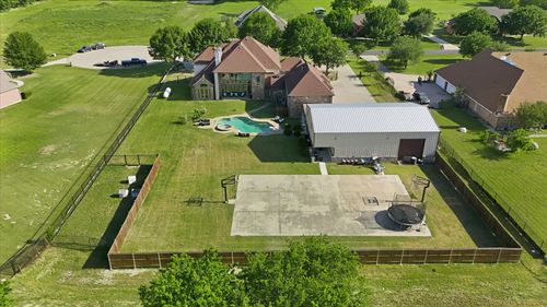 2056 Willow Bend Dr, Oak Leaf, TX, 75154-3856 | Card Image