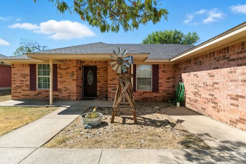 1221 Elmira St, Weatherford, TX, 76086-3915 | Card Image