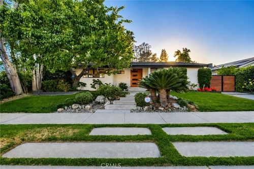 5715 Corteen Pl, Valley Village, CA, 91607-1622 | Card Image