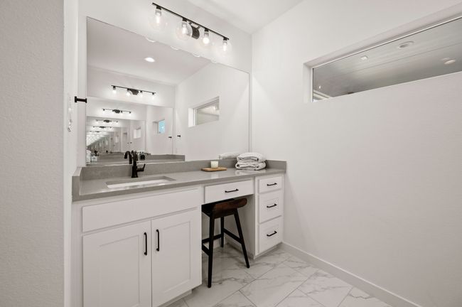 1002 Meadow Bend Loop N, House other with 4 bedrooms, 5 bathrooms and null parking in Grapevine TX | Image 22