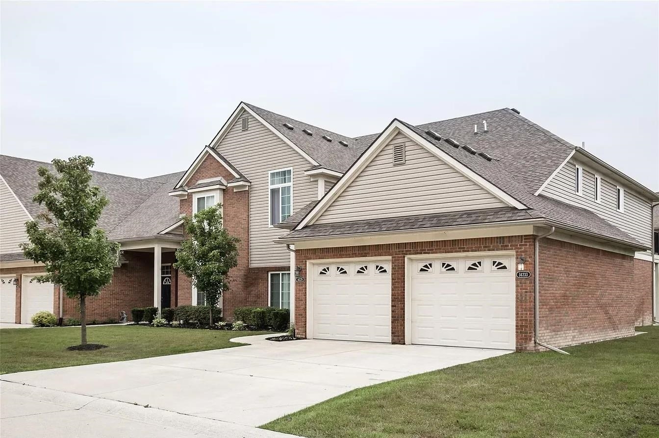 Shadywood Dr, Sterling Heights, MI 48312