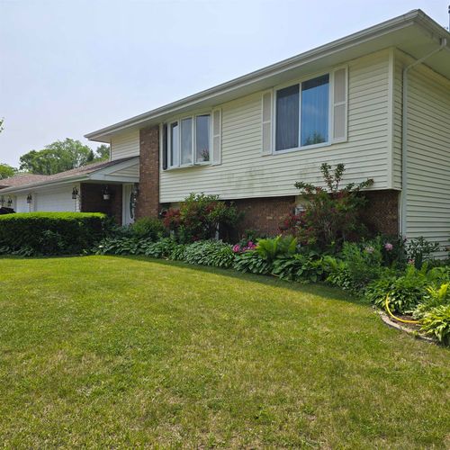 5553 Tasselbury Close, Rockford, IL, 61114-4982 | Card Image