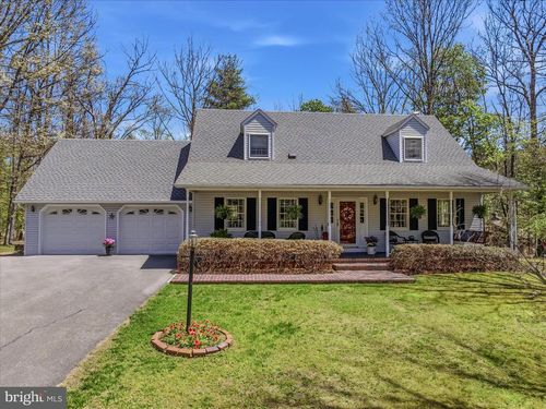 45 Cleaveland Acres Ct, Berkeley Springs, WV, 25411-6179 | Card Image