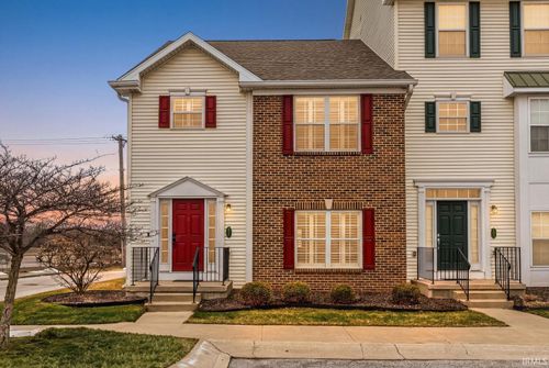 437 Abbey St, South Bend, IN, 46637-3378 | Card Image