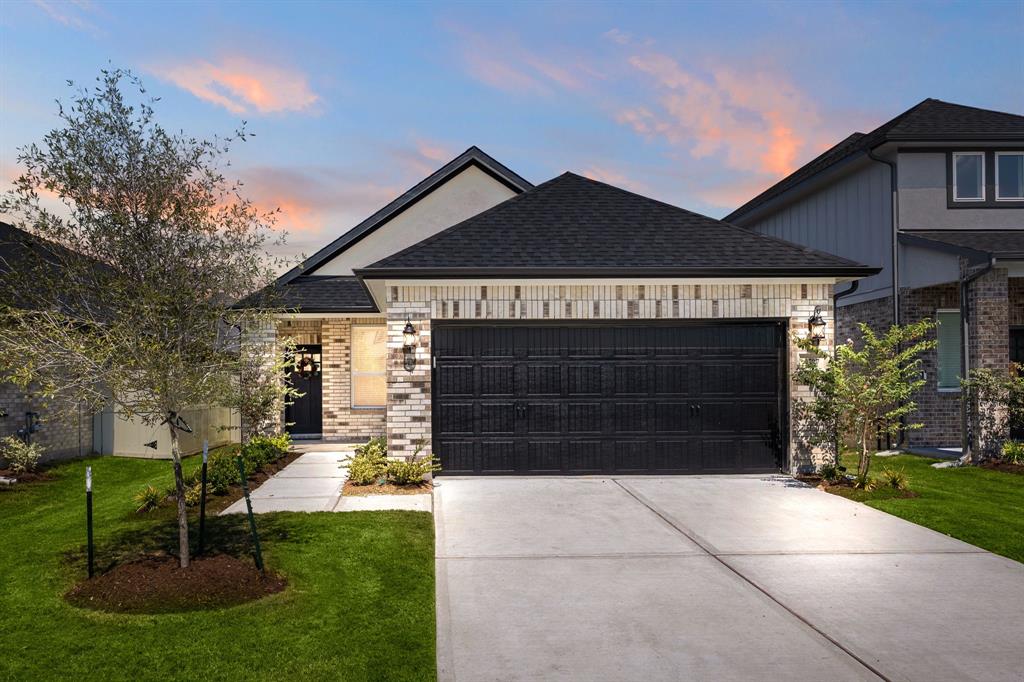 Sugar Berry Dr, Conroe, TX 77385