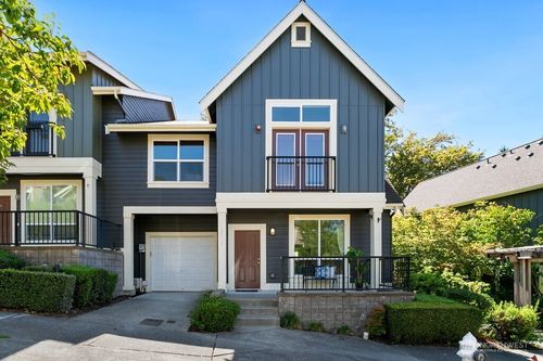 2319 Ne Marion Ln, Issaquah, WA, 98029-3661 | Card Image
