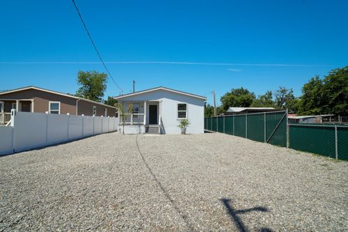 647 5th St, Willows, CA, 95988-2222 | Card Image