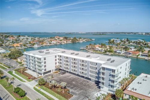 207-415 Island Way, CLEARWATER BEACH, FL, 33767-2198 | Card Image