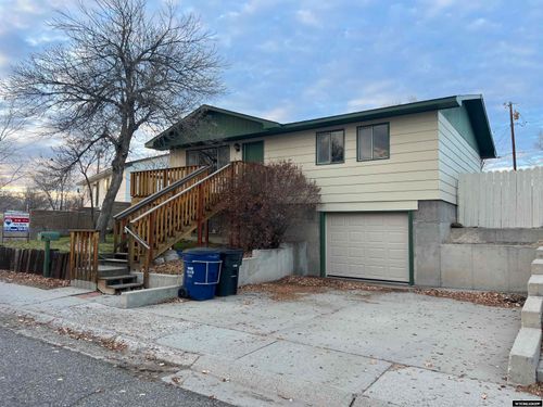 212 Kinnikinnick Dr, Riverton, WY, 82501-4621 | Card Image