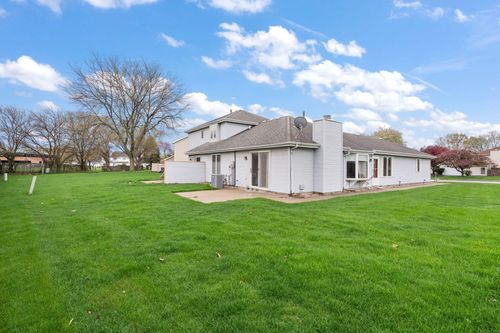 121 Bluegrass, Schererville, IN, 46375-1187 | Card Image