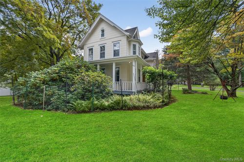 69 Smith Hill Rd, Airmont, NY, 10952-4131 | Card Image