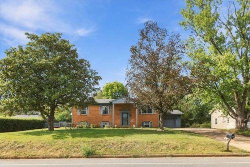 660 Blue Ridge Dr, Harrisonburg, VA, 22802 | Card Image