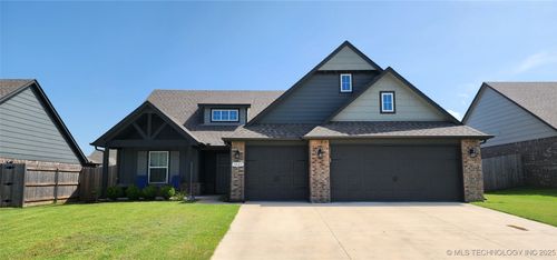 1423 E South Park Pl, Broken Arrow, OK, 74011-2319 | Card Image