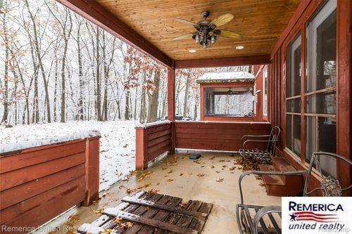 9852 Southlawn Cir, Jerome, MI, 49249-9738 | Card Image