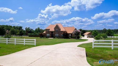 470 Beth Rd, New Market, AL, 35761-9657 | Card Image