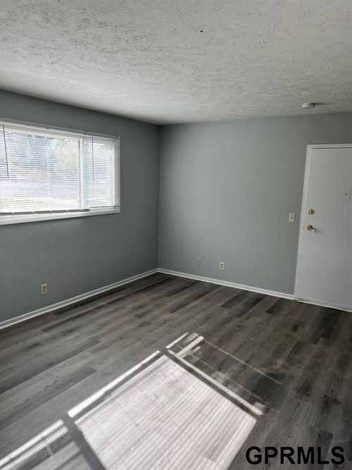 3-817 James Pkwy, Plattsmouth, NE, 68048-2083 | Card Image