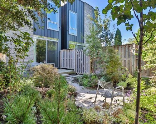 18 Mitchell Ave, Toronto, ON, M6J1B9 | Card Image