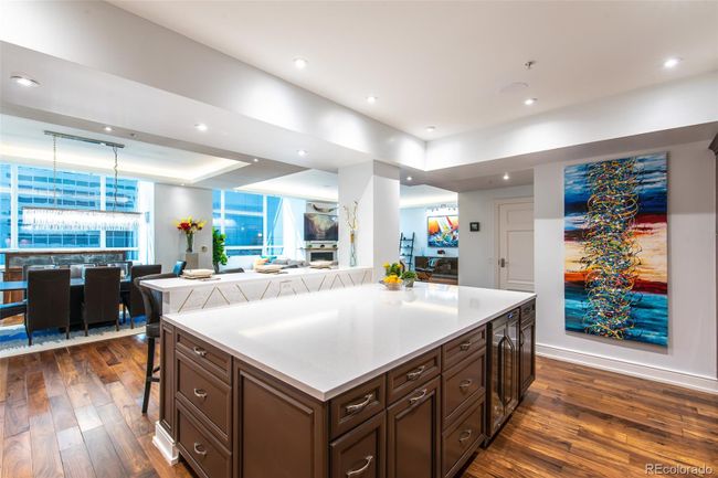 UNIT-1907 - 1891 Curtis St, Condo with 3 bedrooms, 4 bathrooms and 3 parking in Denver CO | Image 6