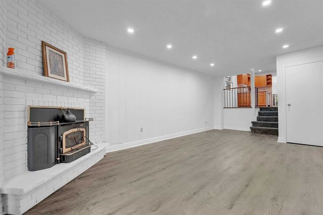 404 Hansen Rd N, House attached with 4 bedrooms, 4 bathrooms and 4 parking in Brampton ON | Image 17