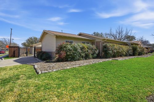 3720 Granada Dr, Richland Hills, TX, 76118-5511 | Card Image