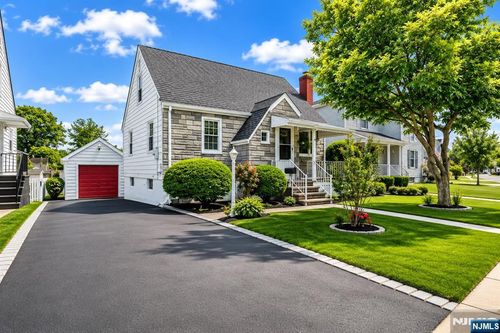 42 Long Valley Rd, Lodi, NJ, 07644-2043 | Card Image