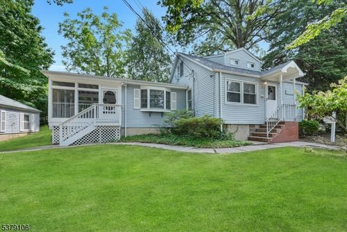 88 Pyle St, Oradell, NJ, 07649-2552 | Card Image