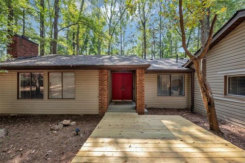 924 Model Ct, Stone Mountain, GA, 30088-2311 | Card Image