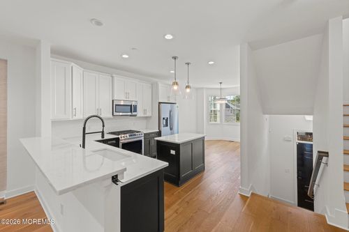 6 River St, Red Bank, NJ, 07701-1303 | Card Image