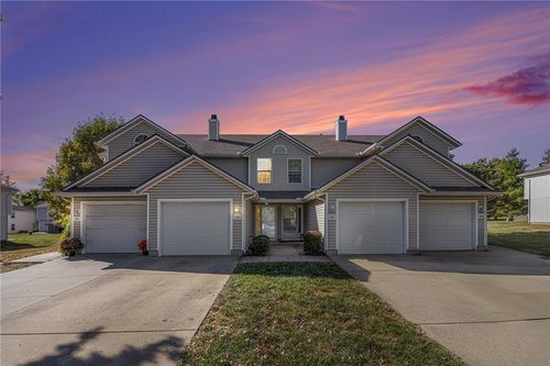 1324 Se Norwood Dr, Lees Summit, MO, 64081-3010 | Card Image