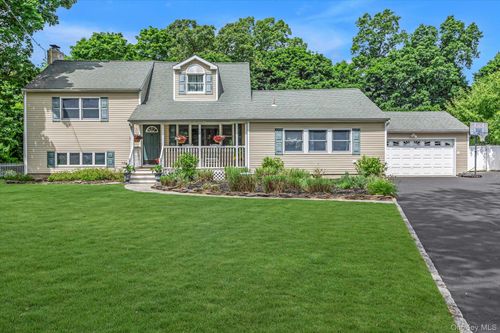 14 Brittany Court, Huntington, NY, 11768 | Card Image