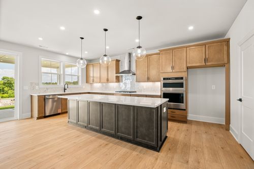 448 Tomlinson Pointe Dr, Mount Juliet, TN, 37122-2786 | Card Image