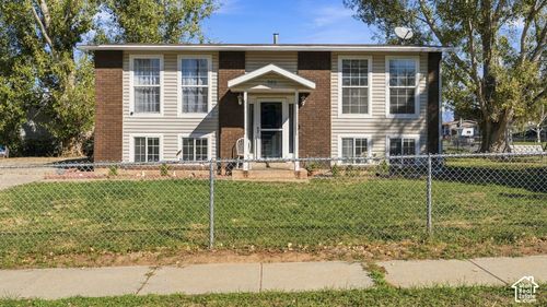 906 W 2400 N, Clinton, UT, 84015-9165 | Card Image