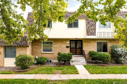 689 S Zinnia Ct, Lakewood, CO, 80228-2511 | Card Image