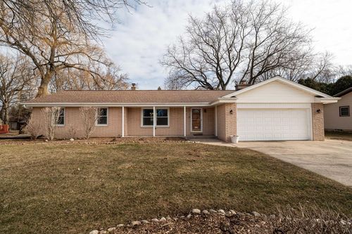 8624 N 63rd Street, Brown Deer, WI, 53223 | Card Image