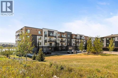 42 Cranbrook Gdns Se, Calgary, AB, T3M3P9 | Card Image