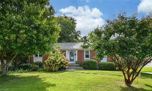 900 Honeysuckle Dr, Greensboro, NC, 27408-6920 | Card Image