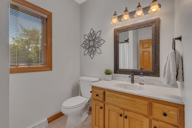 Main level bathroom | Image 36