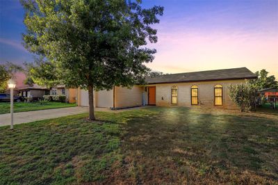 229 E Cunningham Avenue, House other with 3 bedrooms, 2 bathrooms and null parking in Crowley TX | Image 1