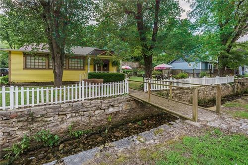 273 N Main St, Eureka Springs, AR, 72632-3131 | Card Image