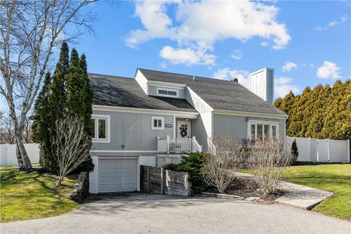 391 Valley Rd, Middletown, RI, 02842-5236 | Card Image