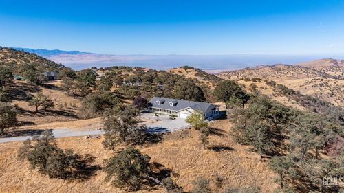  Mustang Drive, Tehachapi, CA, 93561 | Card Image