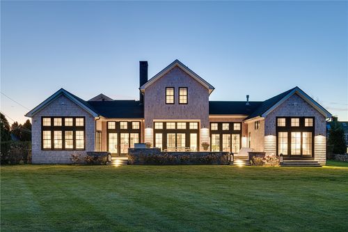 424 Third Beach Road, Middletown, RI, 02842 | Card Image