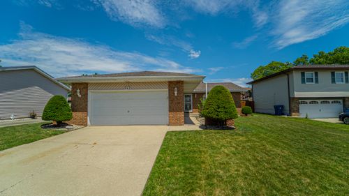 942 High Ridge Dr, Schererville, IN, 46375-2257 | Card Image