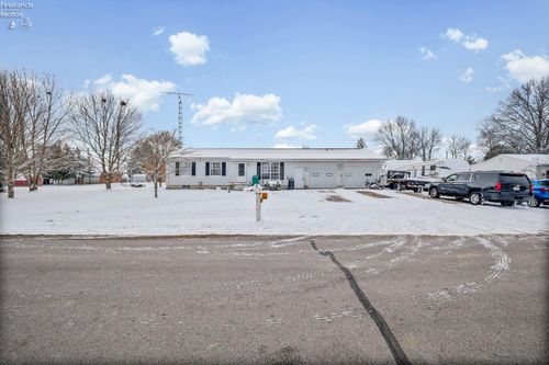 12570 W Axline St, Fostoria, OH, 44830-2510 | Card Image